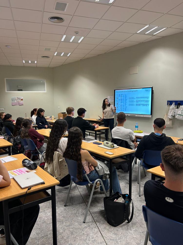 Updated training in science and health at Mas Camarena pre-university complex